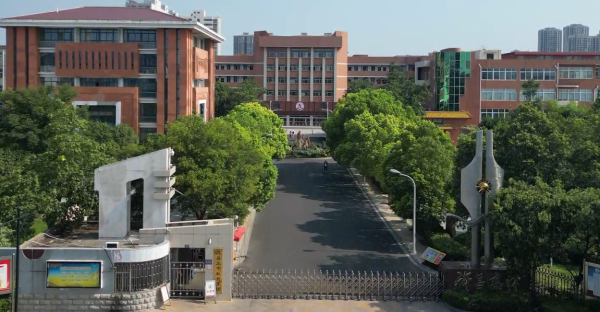 配资操盘技巧官网 许昌高中694分考生家长：理解尊重 助力养成良好学习习惯